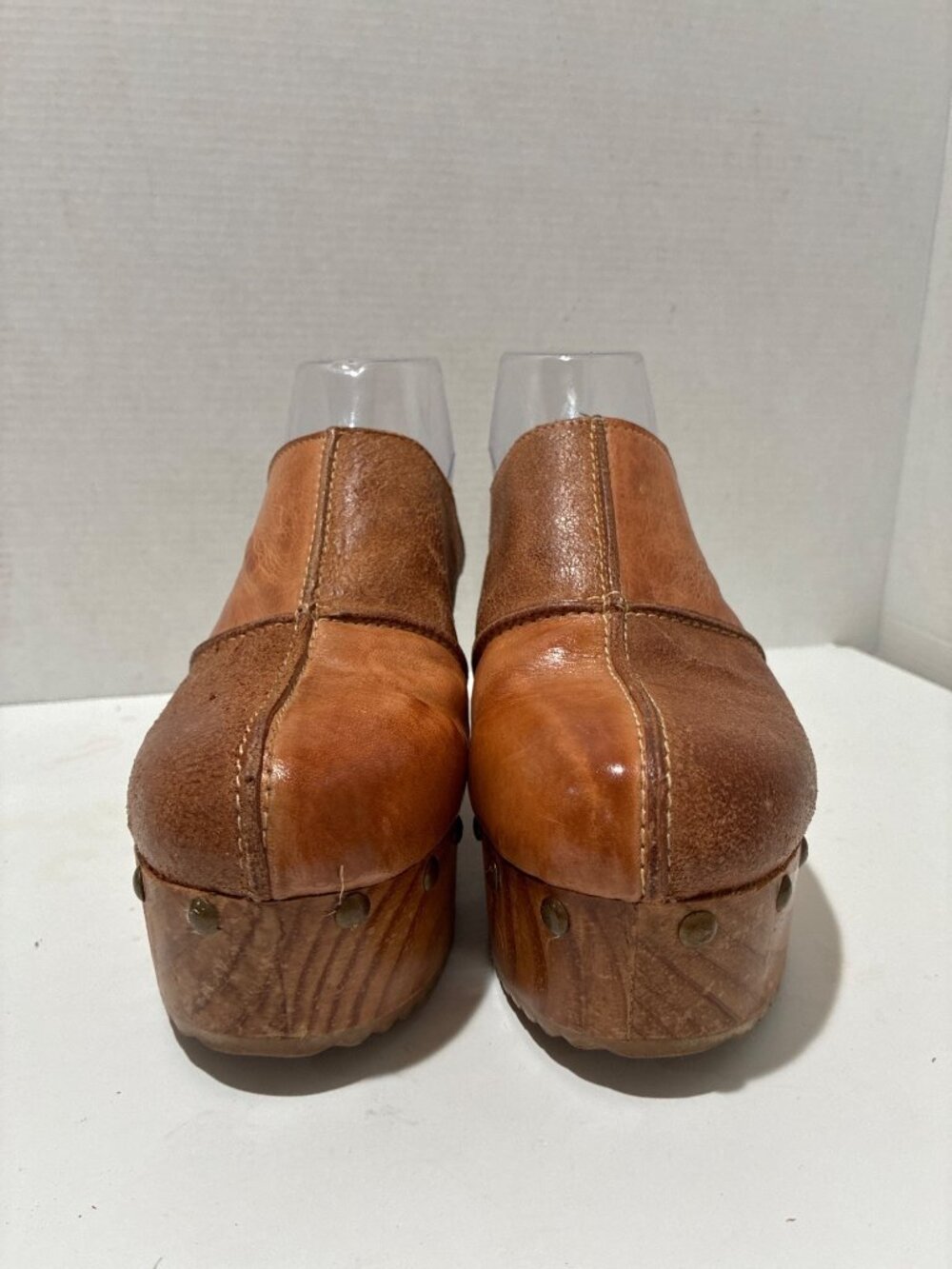 Bed|Stü Mista wooden clogs two-tone patchwork leather flat metal stud detailing - Picture 3 of 9